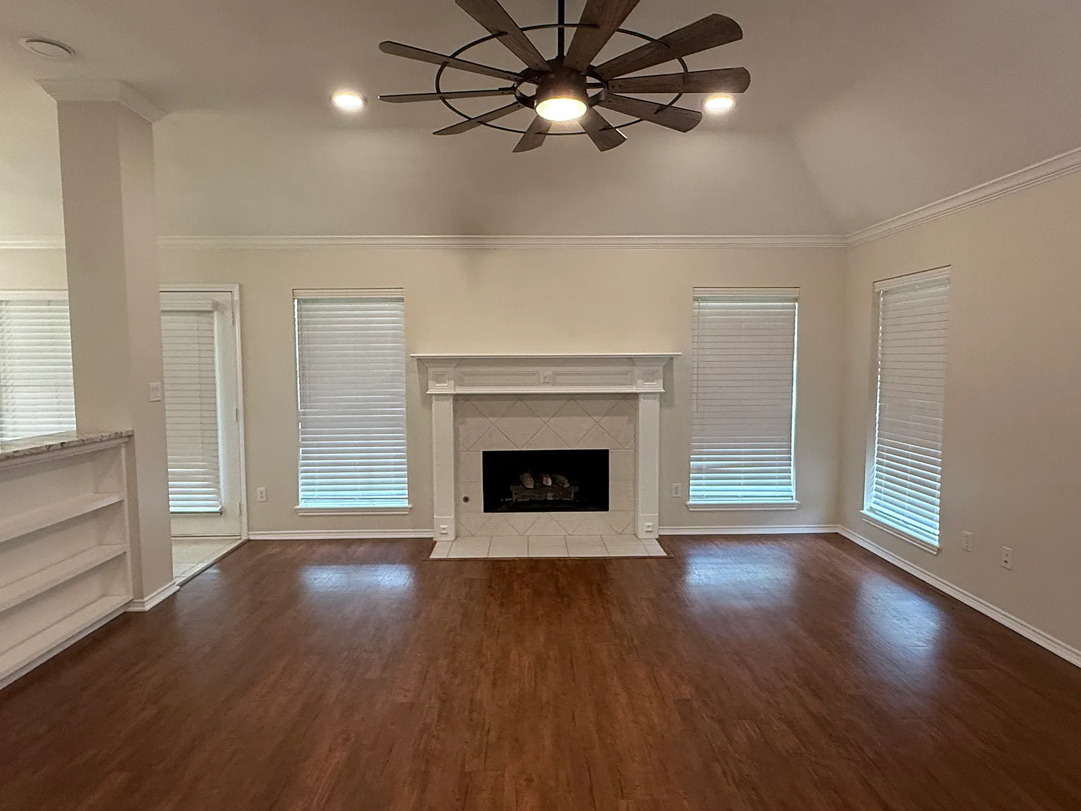 3 bed, 1825 sqft, $1,950 — Photo 4