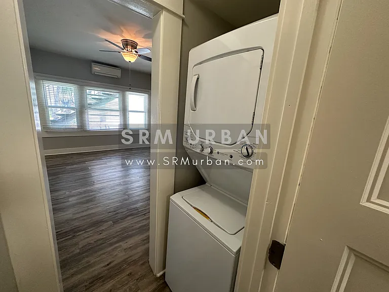 2027 Front St #6 — Photo 9