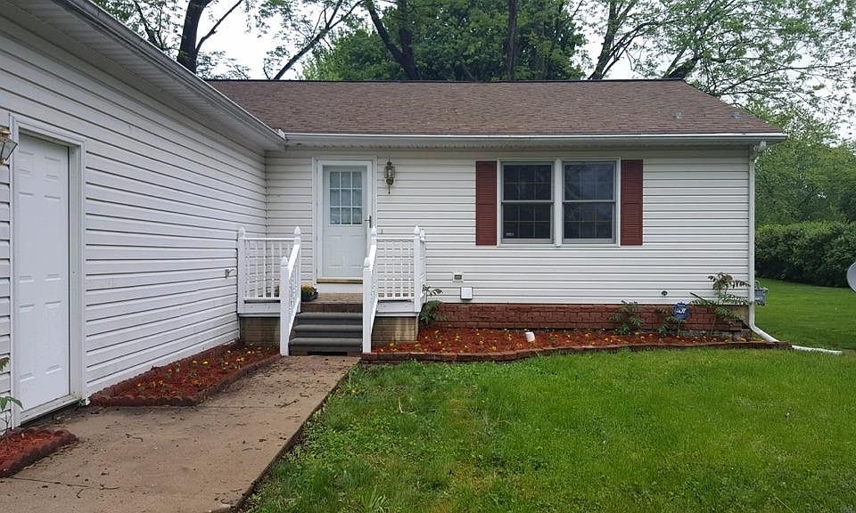1st image of 2404 Merrill Ave