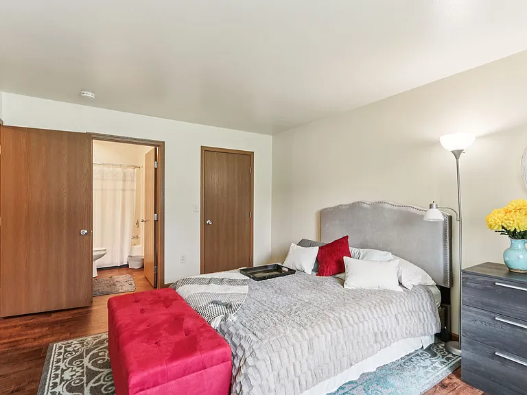 Woodfield Heights Apartments — Photo 86