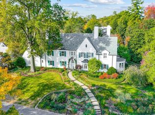 2841 Ambleside Pl, Cincinnati, OH 45208