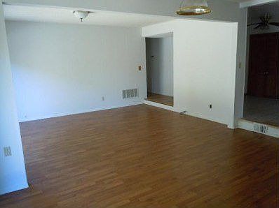 3rd image of 4861 Scarborough Way
