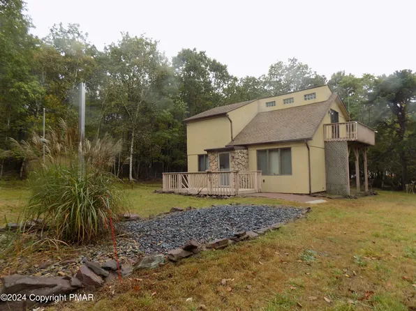 177 Algonquin Trl, Albrightsville, PA 18210