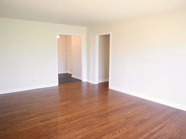 2331 Thornhill Rd — Photo 22