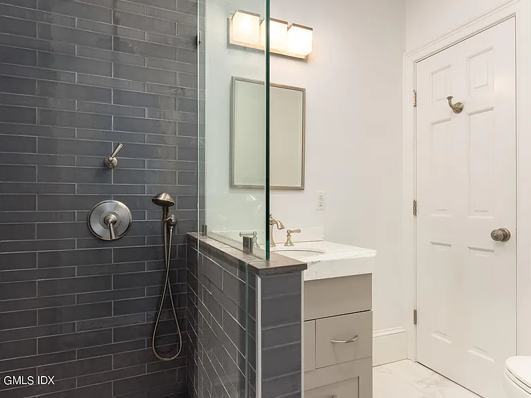 155 Milbank Ave — Photo 19