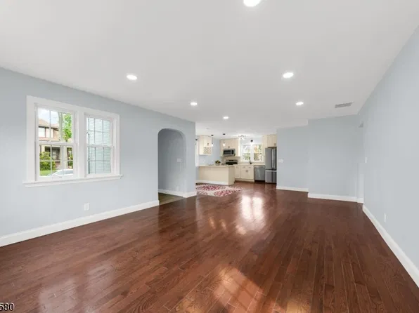 362 E Clay Ave, Roselle Park Boro, NJ 07204