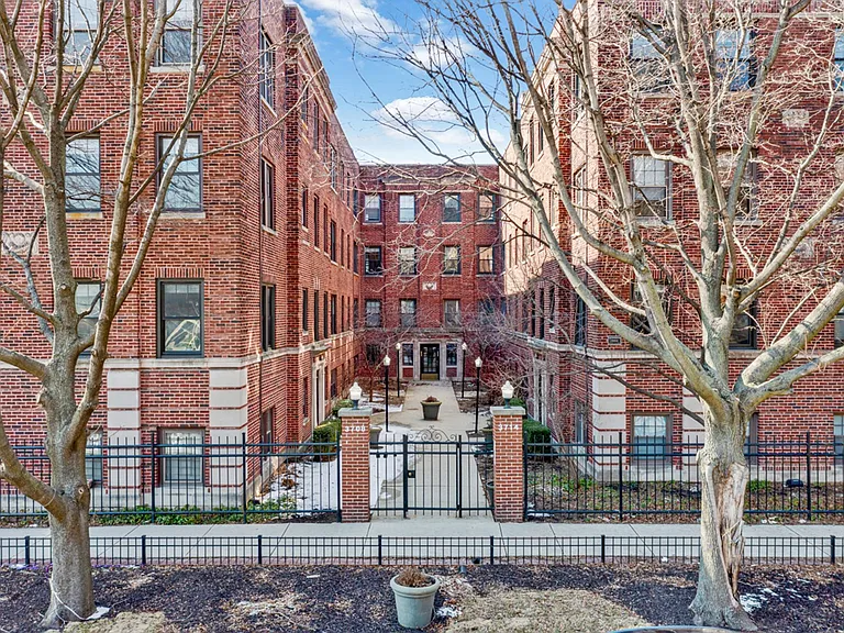 3708-14 N. Sheffield — Photo 1