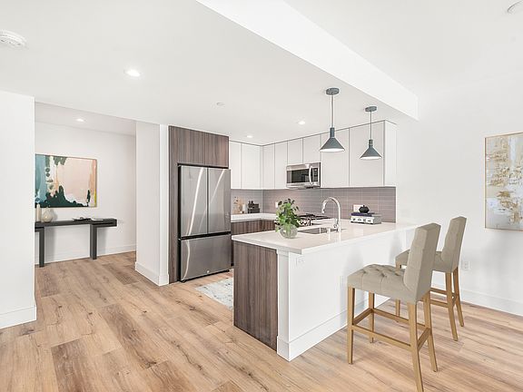 2nd image of 5801 Camerford Ave Penthouse 1