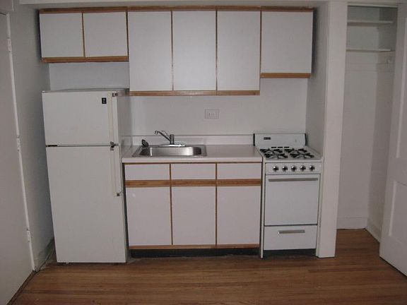3rd image of 22395 N Bissell St #H2