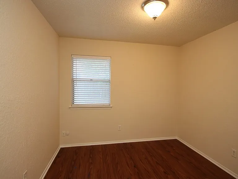 7017 Crosswood Dr — Photo 13