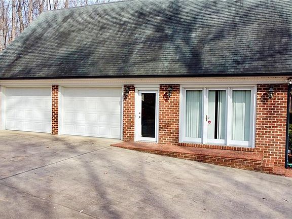 4th image of 111 Ridgewood Ln