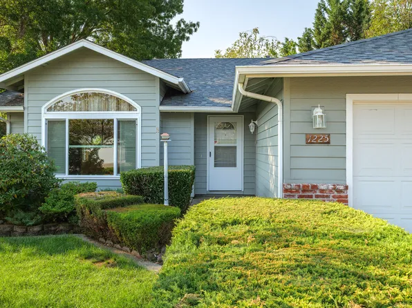 1225 Marcus Way, Grants Pass, OR 97527