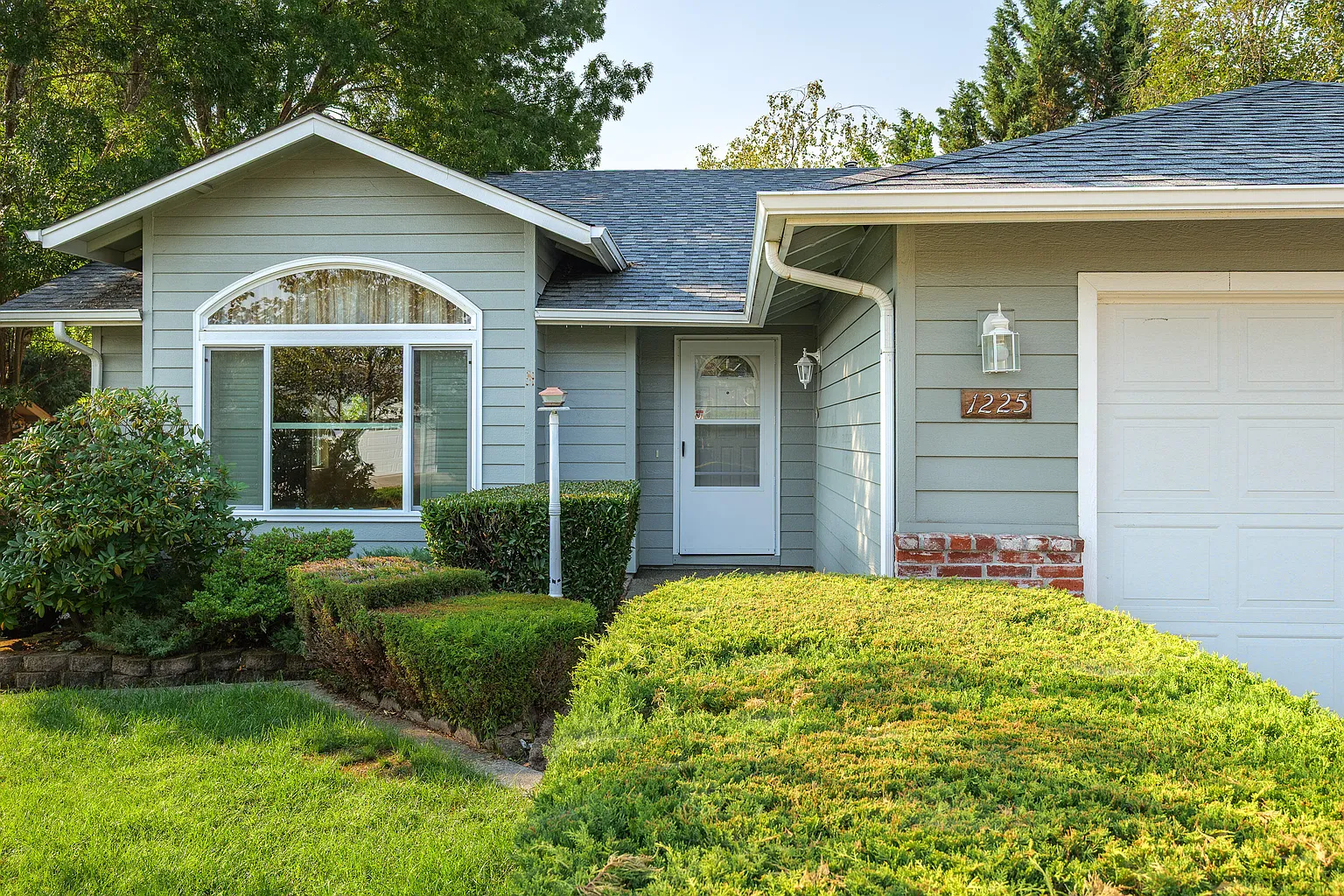 1225 Marcus Way photo 1