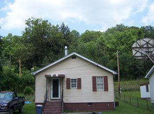 349 Center St, Clay, WV 25043