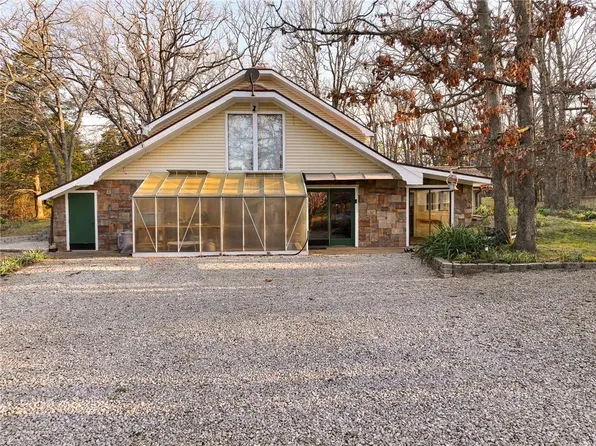 22303 County Road 253, Wheatland, MO 65779