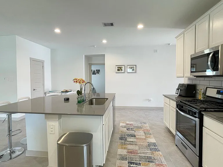 3902 Itzle Island Ct — Photo 14
