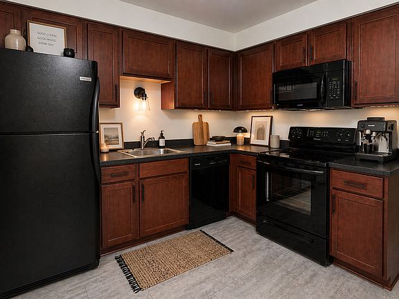 3rd image of 2300 Old Tavern Rd APT 205