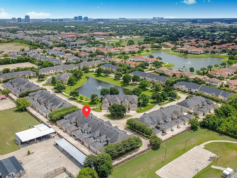 2046 Palm Forest Ln — Photo 40
