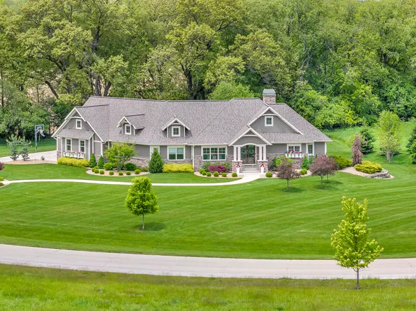 4996 Nantucket Dr, Jackson, MI 49201