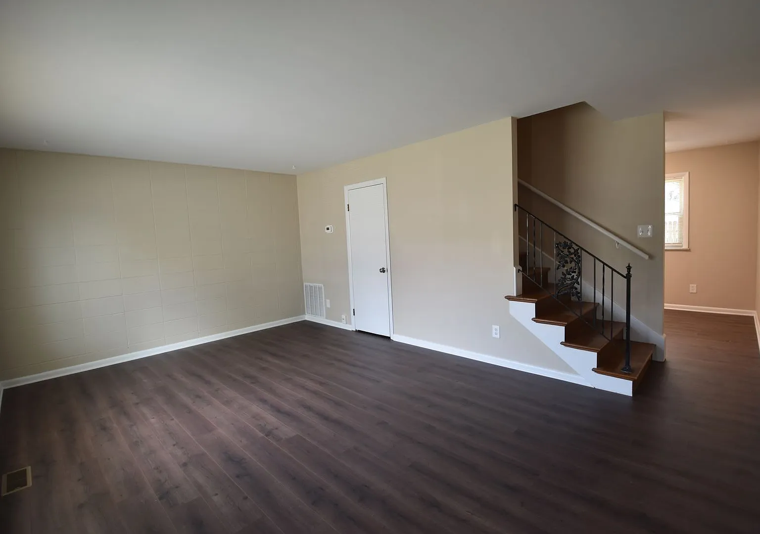 Spring Street Apartments — Photo 2