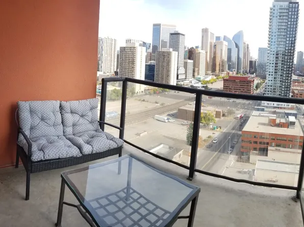 1053 10th St SW, Calgary, AB