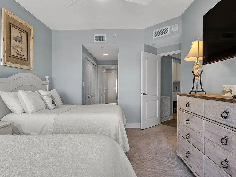 521 Mandalay Ave #802 — Photo 35