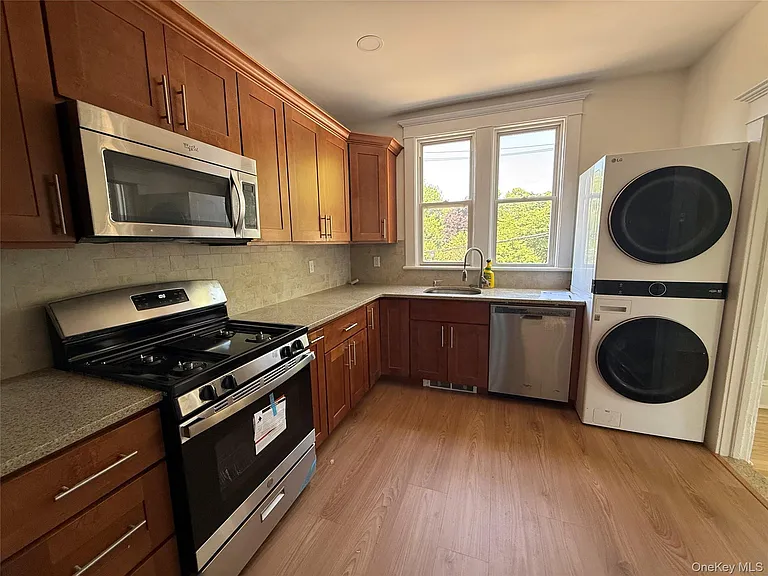 632 Middle Neck Rd #2 — Photo 7