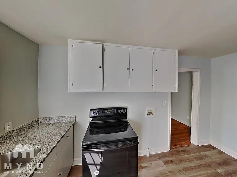 300 Jones St #300 — Photo 6