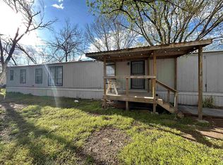 1513 E Idlewild Dr, Wichita, KS 67216