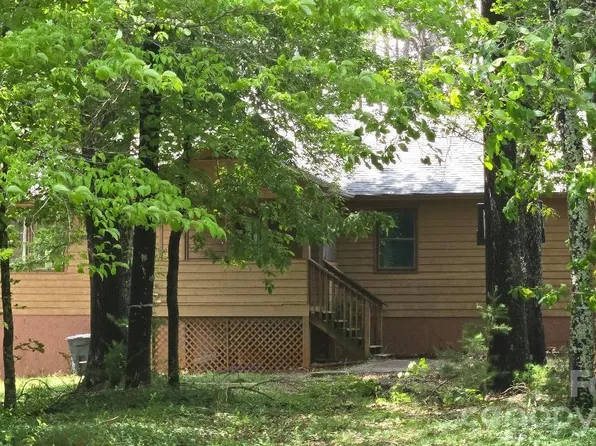 66 Misery Ridge Trl, Mill Spring, NC 28756