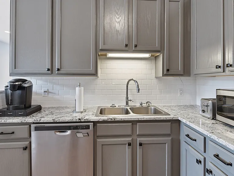 1706 Lake Shore Pl — Photo 5