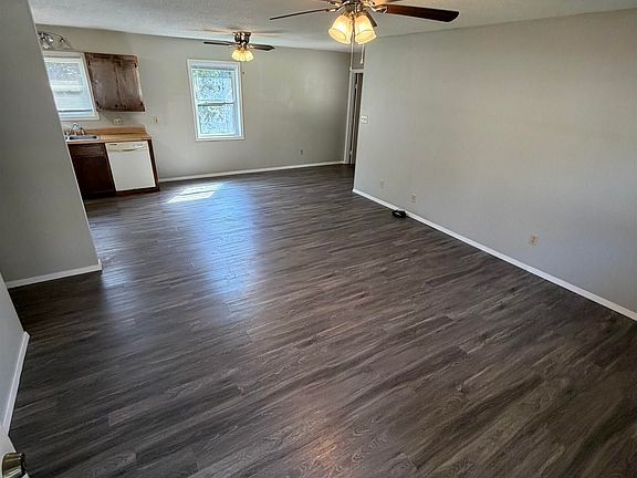 4th image of 609 Linda Ln