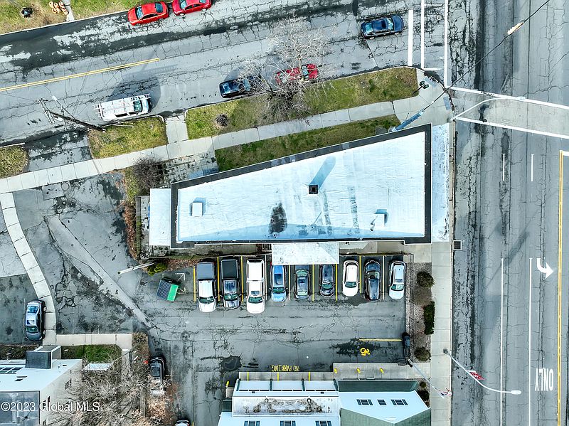 4th image of 574 Central Avenue