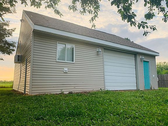 5th image of 206 Westview St