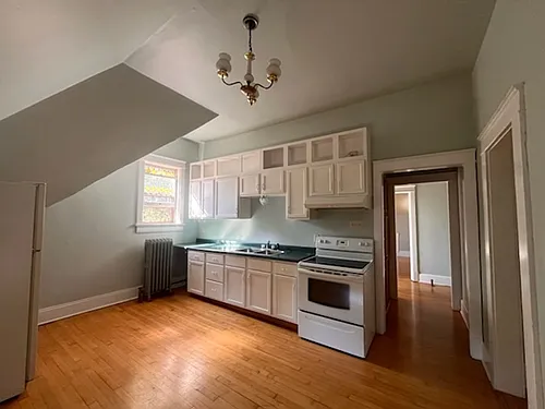 303 N Ashland Ave Photo 1