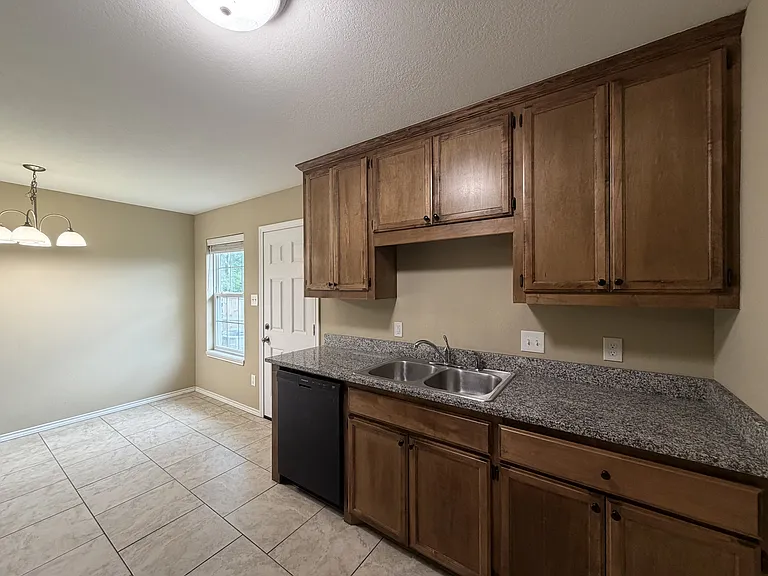 1221 Kirby St #6 — Photo 12