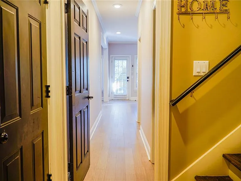 1127 Ashton Bluff Dr — Photo 25