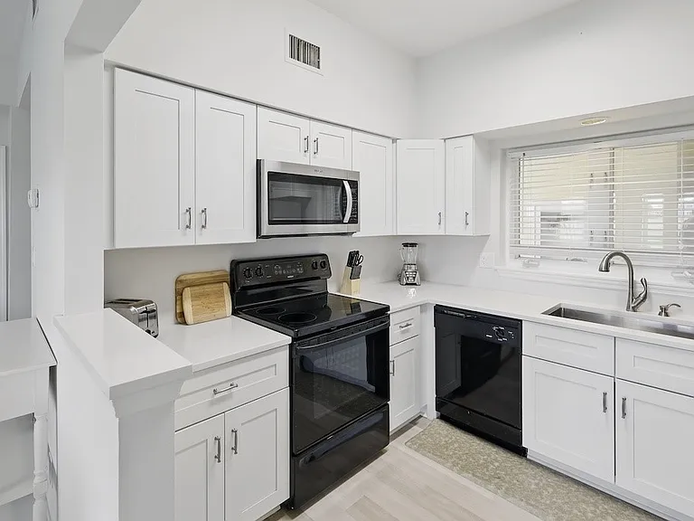 5035 Harmony Cir #102 — Photo 3