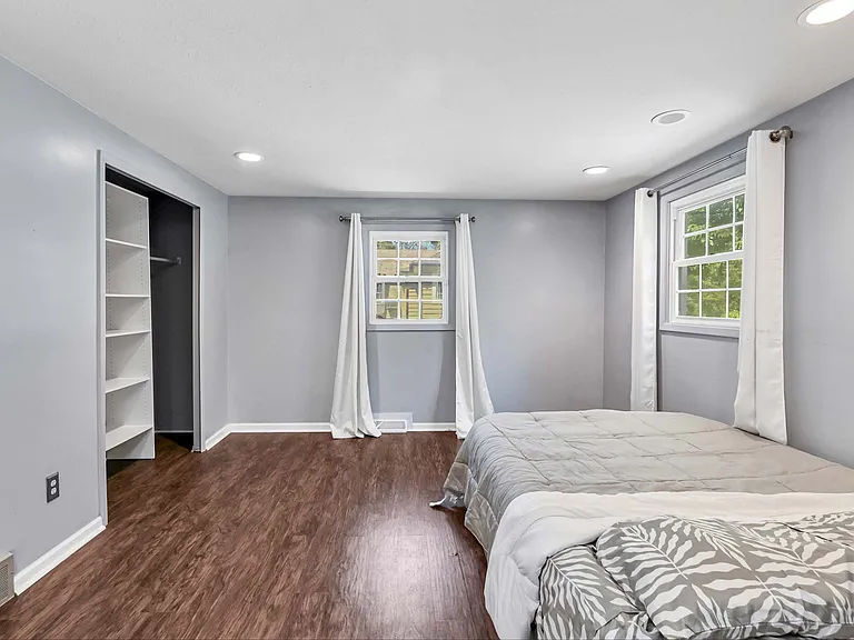 1722 Sheridan Rd — Photo 18