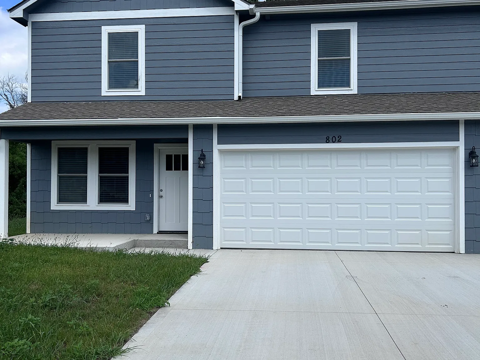 4 bed, 2.5 bath, 1500 sqft, $1,800 — Photo 1