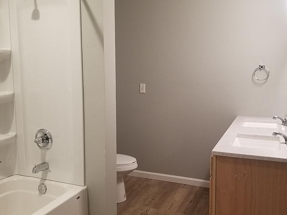 3rd image of 240 Cedarwood Ave