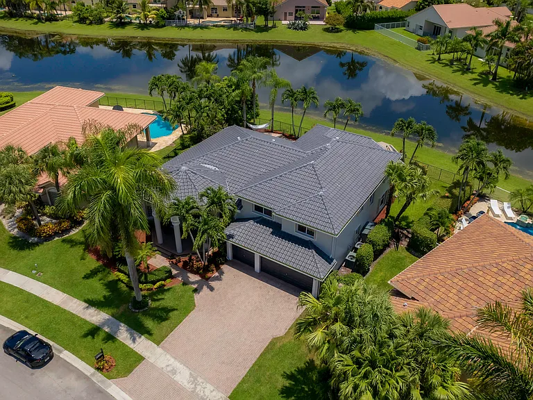 10849 Bal Harbor Dr — Photo 73