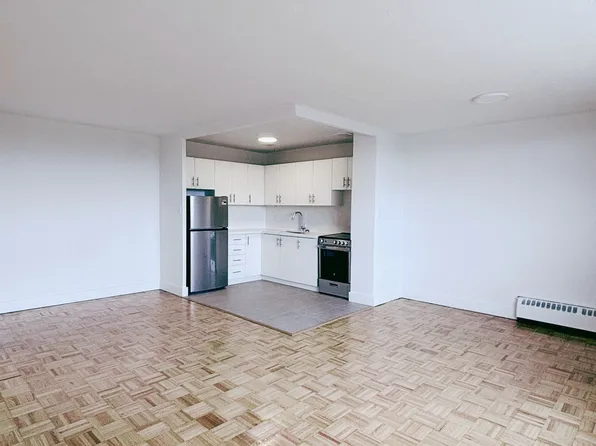 2070 Camilla Road, 2070 Camilla Rd, Mississauga, ON L5A 2J7