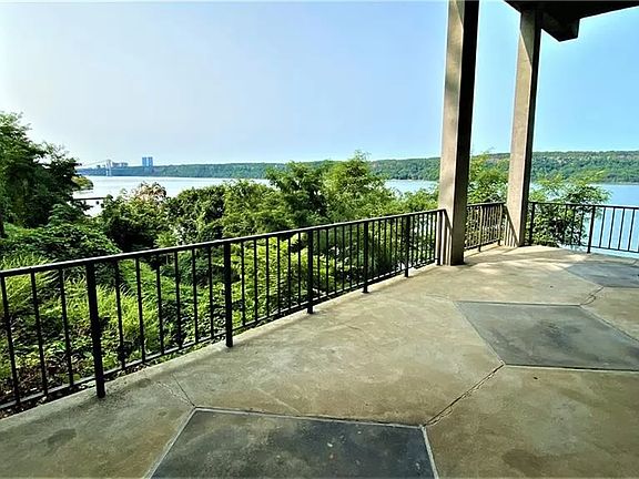 4th image of 2521 Palisade Ave APT 9B