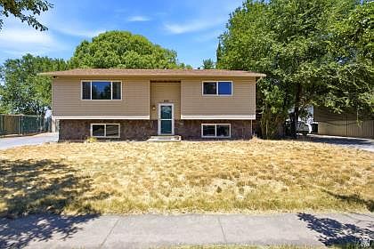 2nd image of 462 W 2225 S