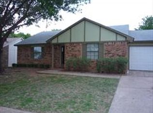 3709 Seven Gables St, Fort Worth, TX 76133