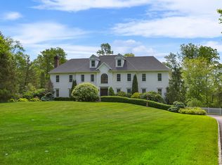 10 Easton Heights Ln, Easton, CT 06612