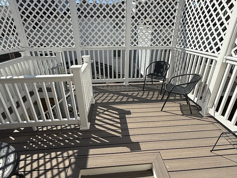 2013 Fleet St — Photo 19
