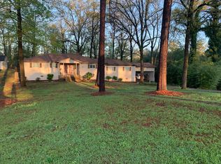 1001 Edgewood Dr, Pell City, AL 35128