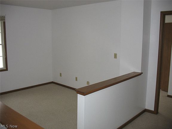 5th image of 560 N Park Ave